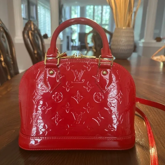 Louis Vuitton Red Vernis Crossbody Bag with Monogram - Picture 5 of 14